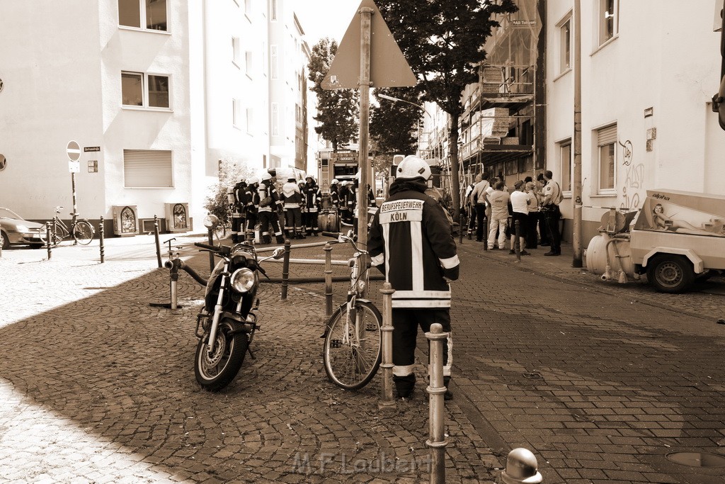 Explo Feuer 2 Koeln Kalk Hoefestr P036.JPG - Miklos Laubert